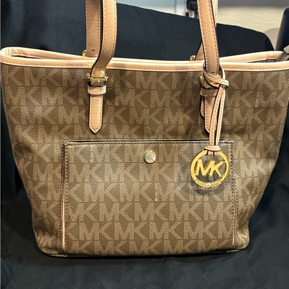 Michael Kors Jet Set Shoulder Bag - Picture 1 of 7